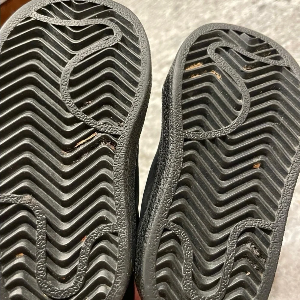 Adidas toddler size 5 black tennis shoe